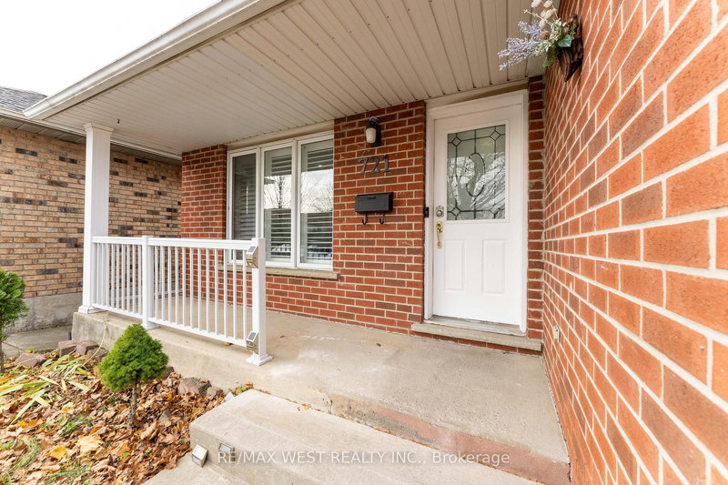721 Acadia Dr, Hamilton, L8W 3V2 | Image 3