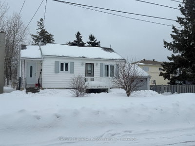 578 McPhail Street — photo 3