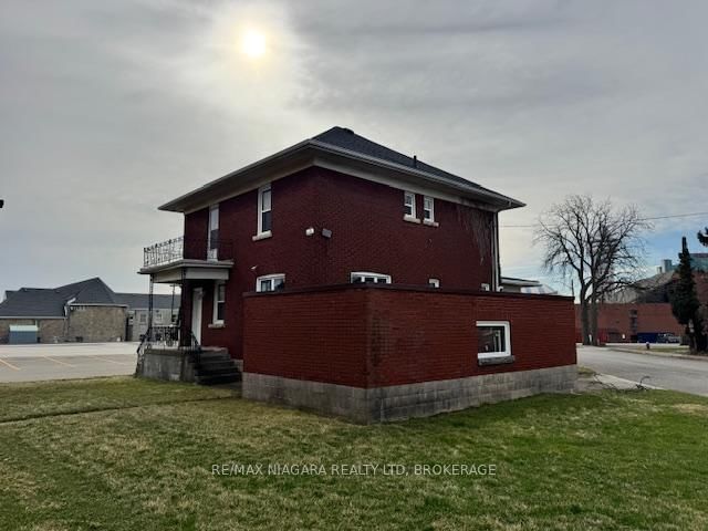 4893 Hunter St, Niagara Falls, L2G 3M8 | Image 2