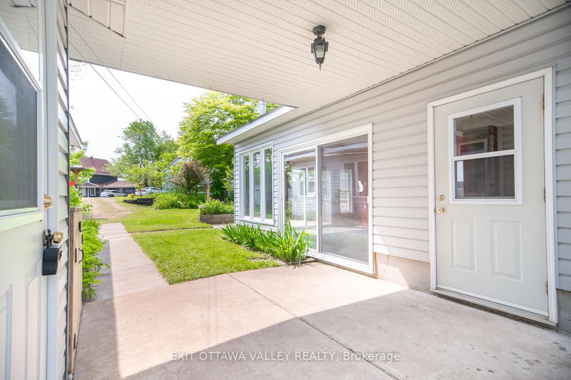 415 Trafalgar Rd, Pembroke, K8A 5B3 | Image 2