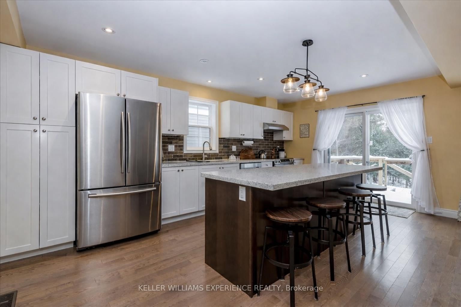 Listing Image 7
