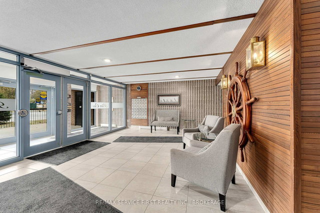 301 - 610 William Street S