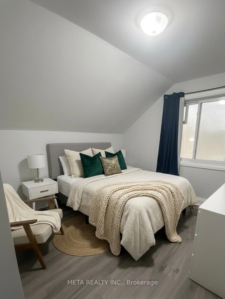 Detached House for sale at 636 Union Street, Peterborough, Ontario, K9H 3V5 - Town Ward 3 - MLS: X12934814