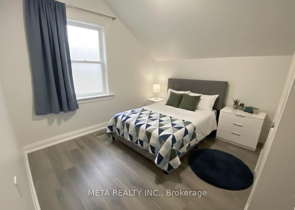 Detached House for sale at 636 Union Street, Peterborough, Ontario, K9H 3V5 - Town Ward 3 - MLS: X12934814