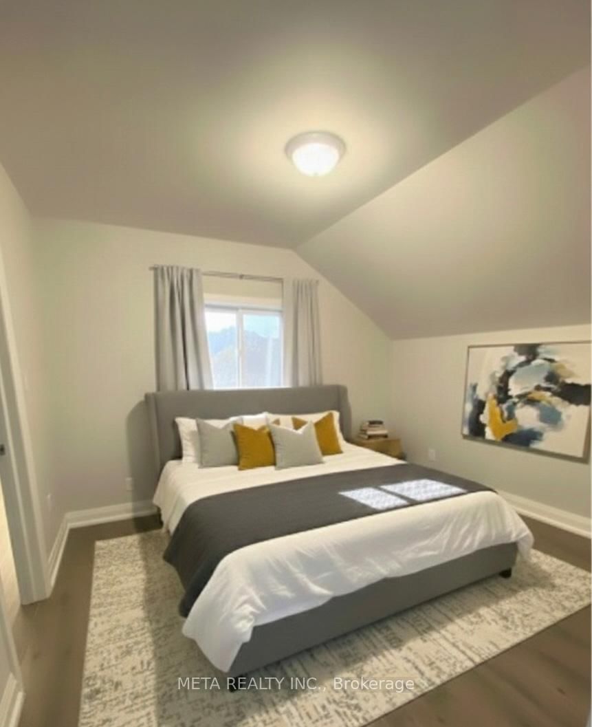 Detached House for sale at 636 Union Street, Peterborough, Ontario, K9H 3V5 - Town Ward 3 - MLS: X12934814