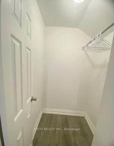 Detached House for sale at 636 Union Street, Peterborough, Ontario, K9H 3V5 - Town Ward 3 - MLS: X12934814