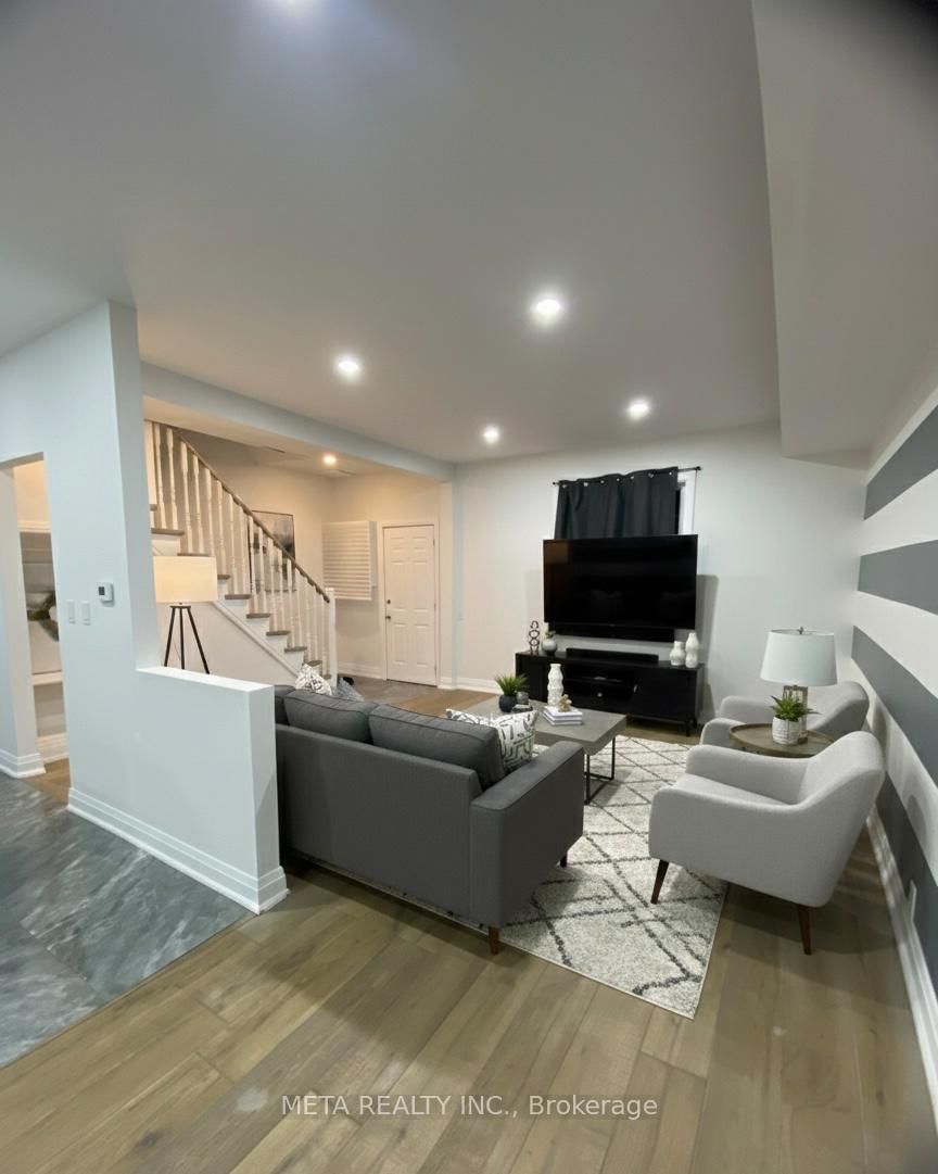 Detached House for sale at 636 Union Street, Peterborough, Ontario, K9H 3V5 - Town Ward 3 - MLS: X12934814