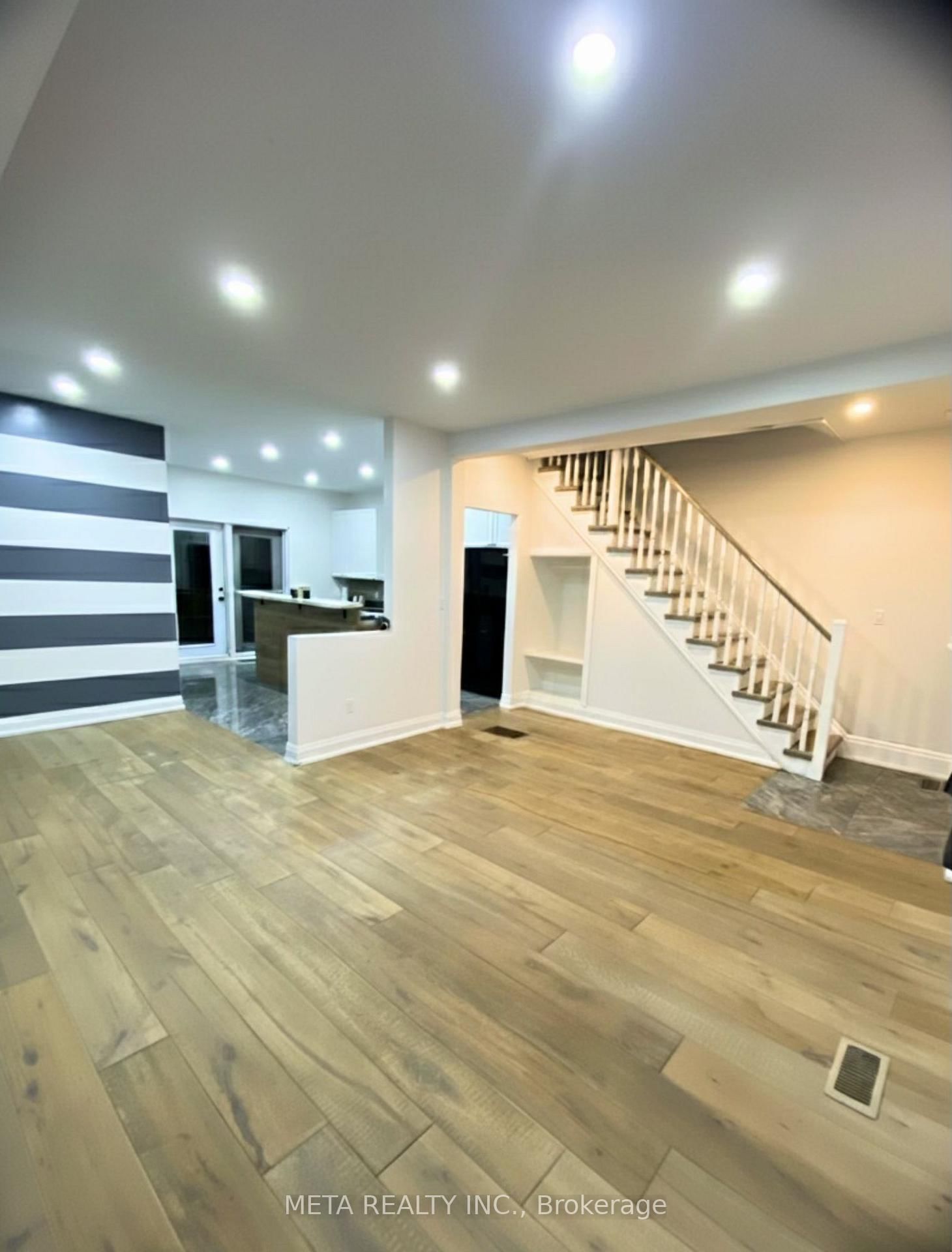 Detached House for sale at 636 Union Street, Peterborough, Ontario, K9H 3V5 - Town Ward 3 - MLS: X12934814