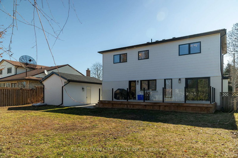 40 VARADI Ave, Brantford, N3R 3N3 | Image 3