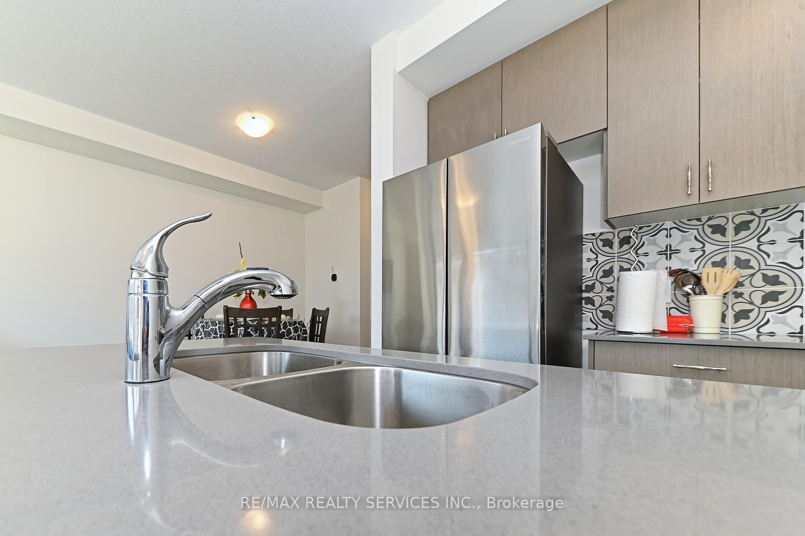 15 Blacklock Street, Unit 19 - Photo 15