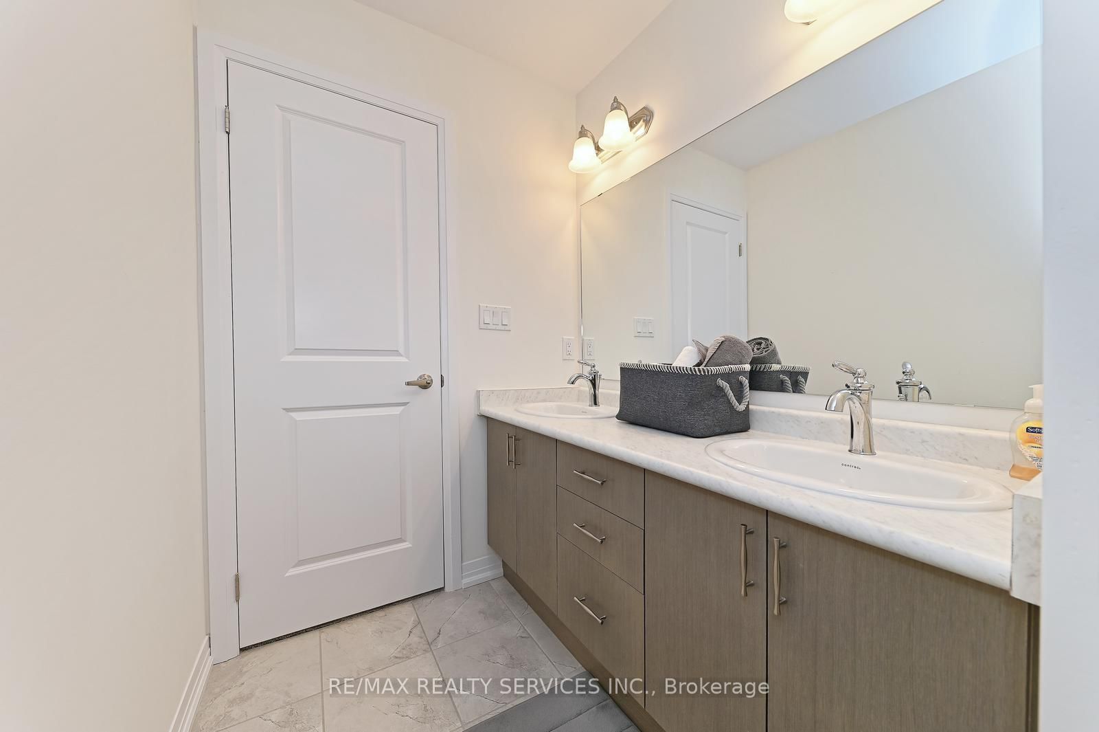 15 Blacklock Street, Unit 19 - Photo 30