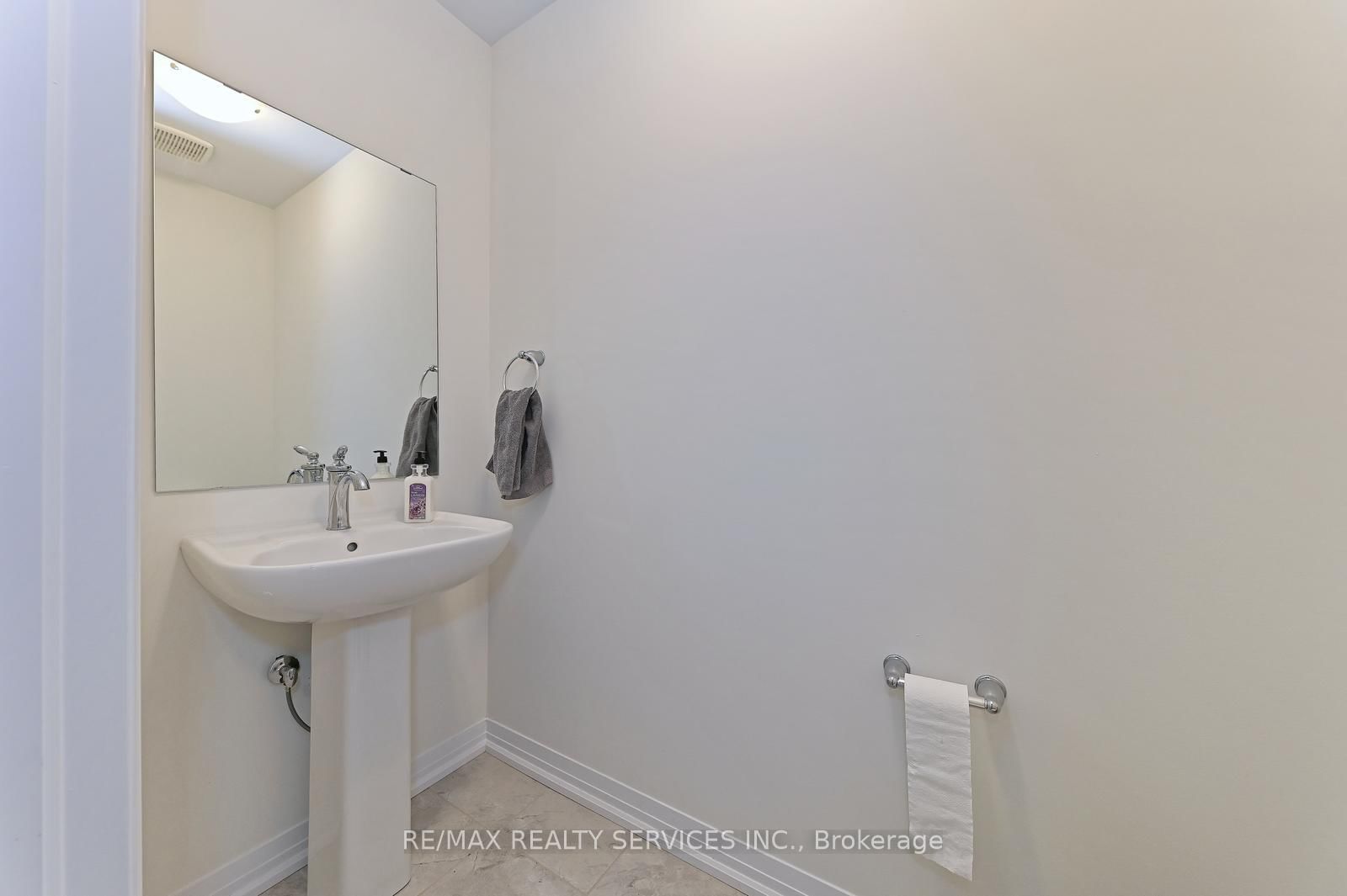 15 Blacklock Street, Unit 19 - Photo 4