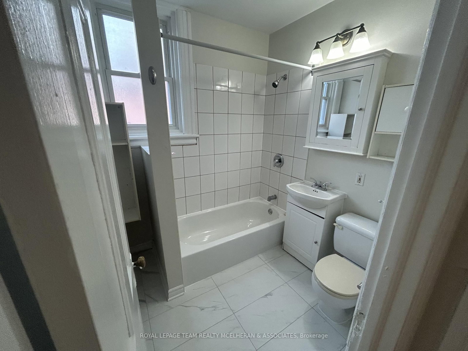 54 Somerset Street W, Unit 4 - Photo 10