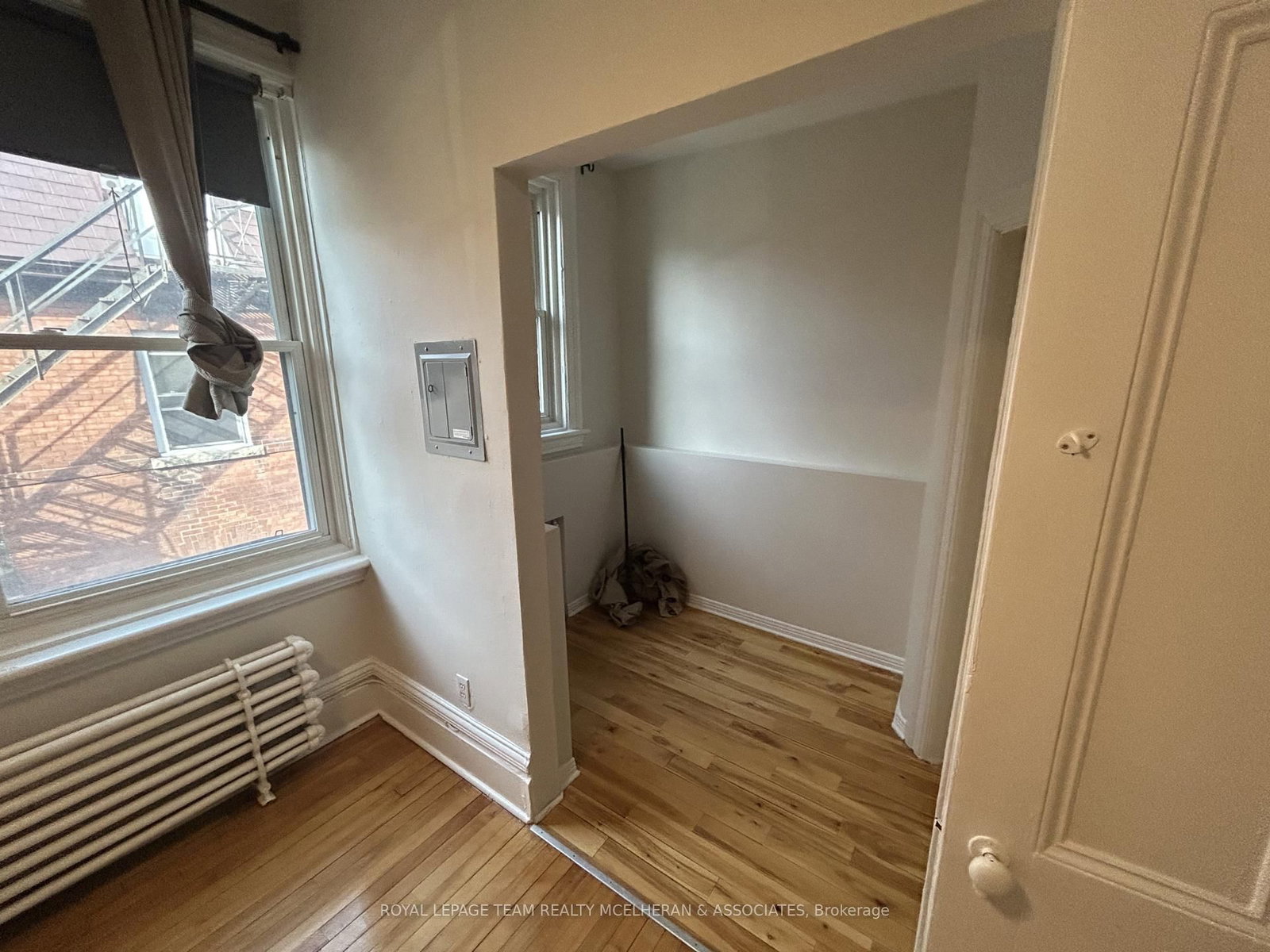 54 Somerset Street W, Unit 4 - Photo 8