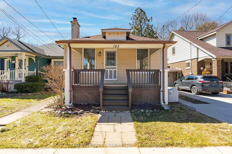 home for sale on 123 Thornton Avenue