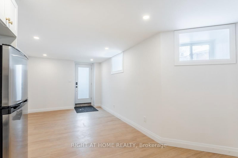 4 - 113 Catharine St N, Hamilton, L8R 1J5 | Image 2