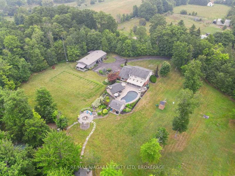 2738 Moyer St, Pelham, L0S 1C0 | Image 2