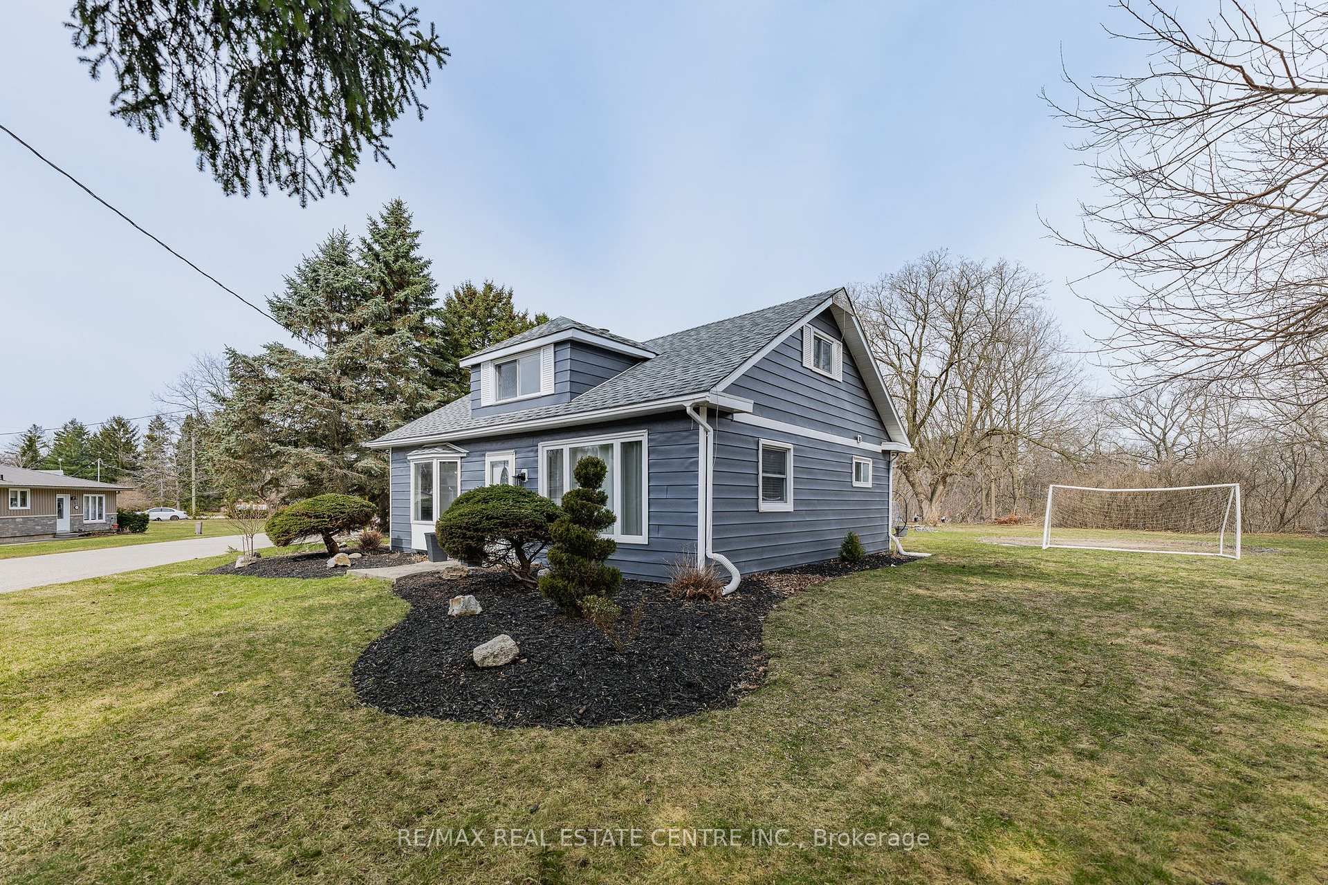 1 Hughson Street