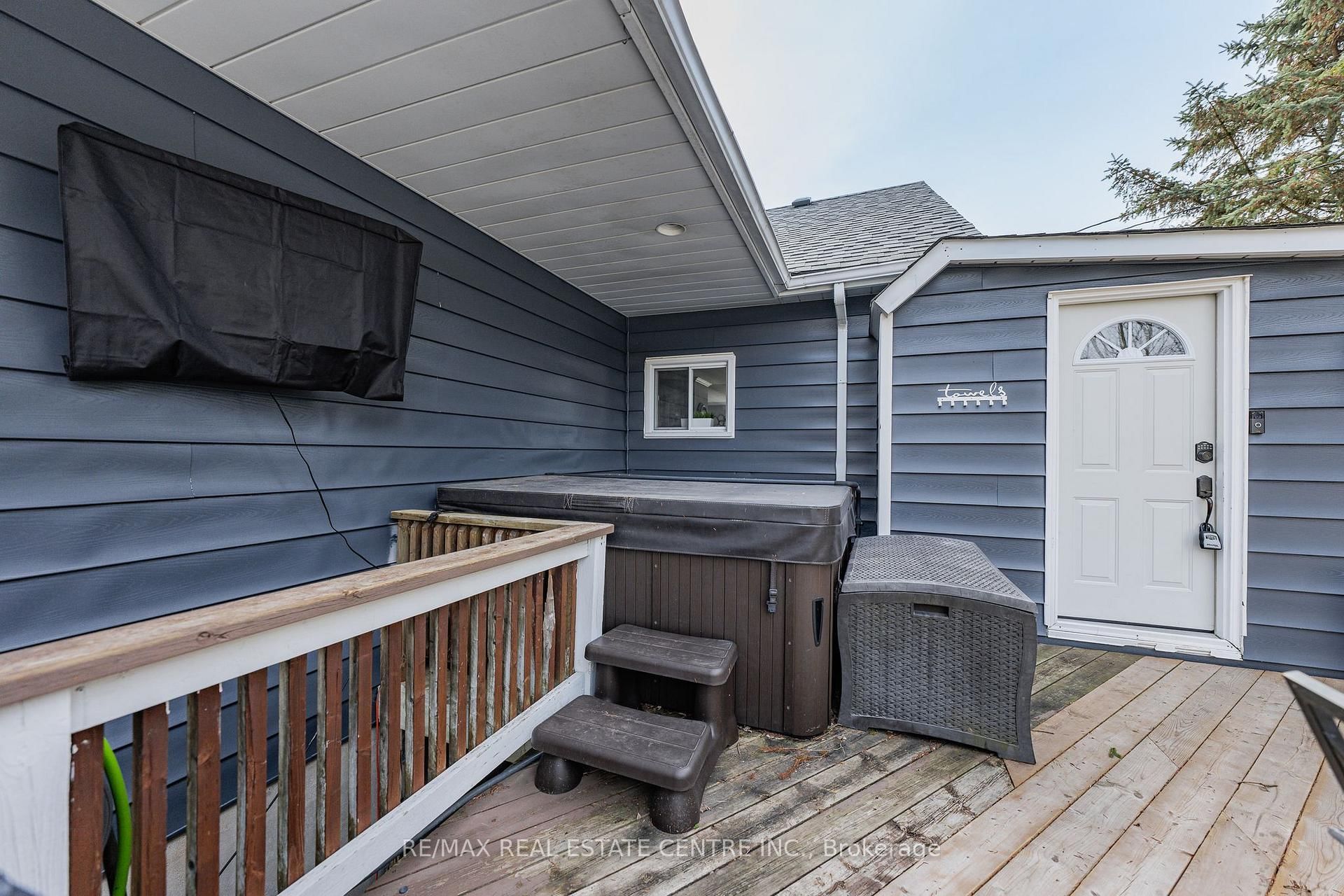 1 Hughson Street