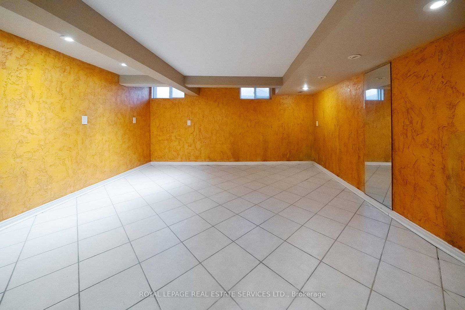 Detached House for sale at 411 Niagara Boulevard, Fort Erie, Ontario, L2A 3H2 - Central - MLS: X12935638