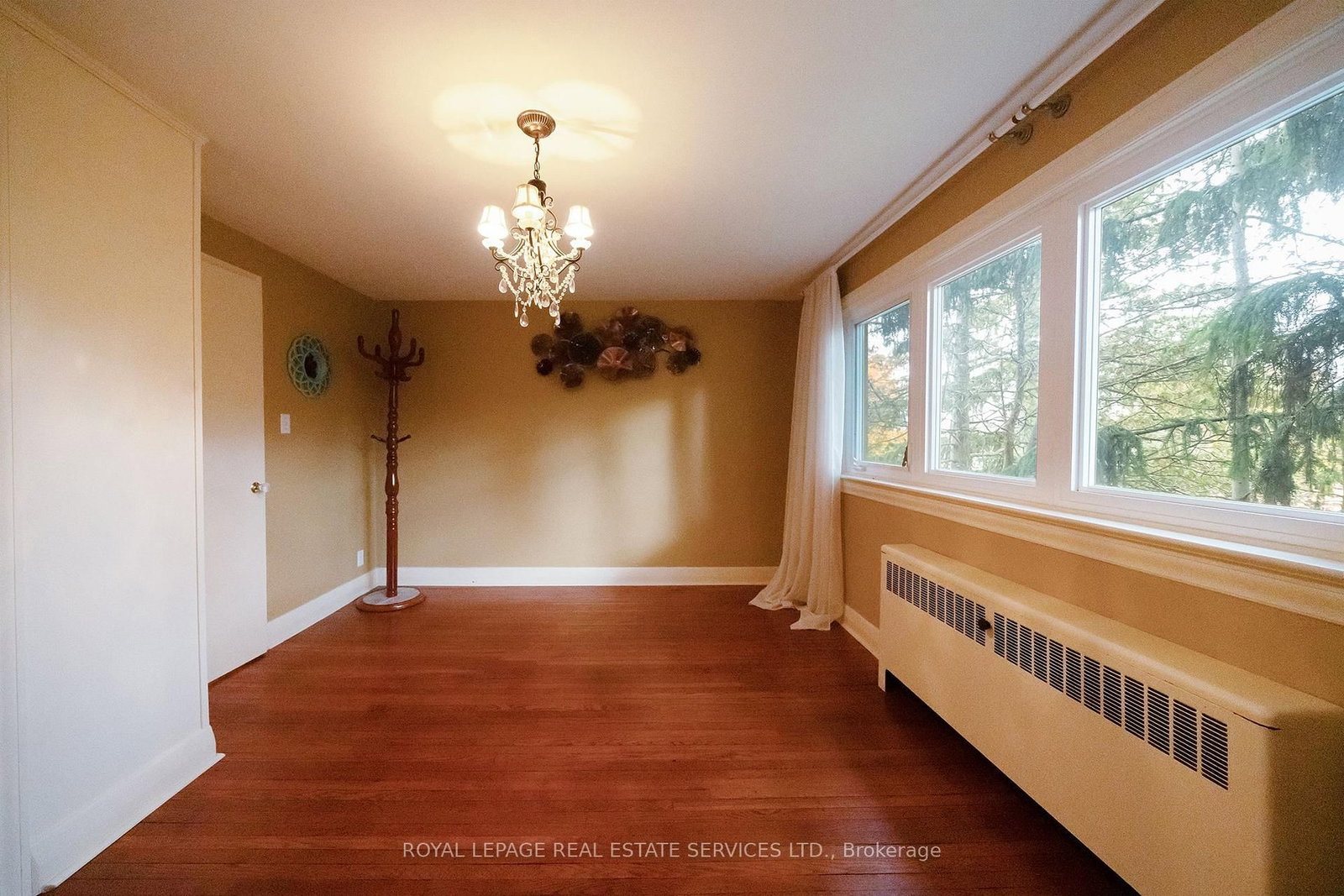 Detached House for sale at 411 Niagara Boulevard, Fort Erie, Ontario, L2A 3H2 - Central - MLS: X12935638