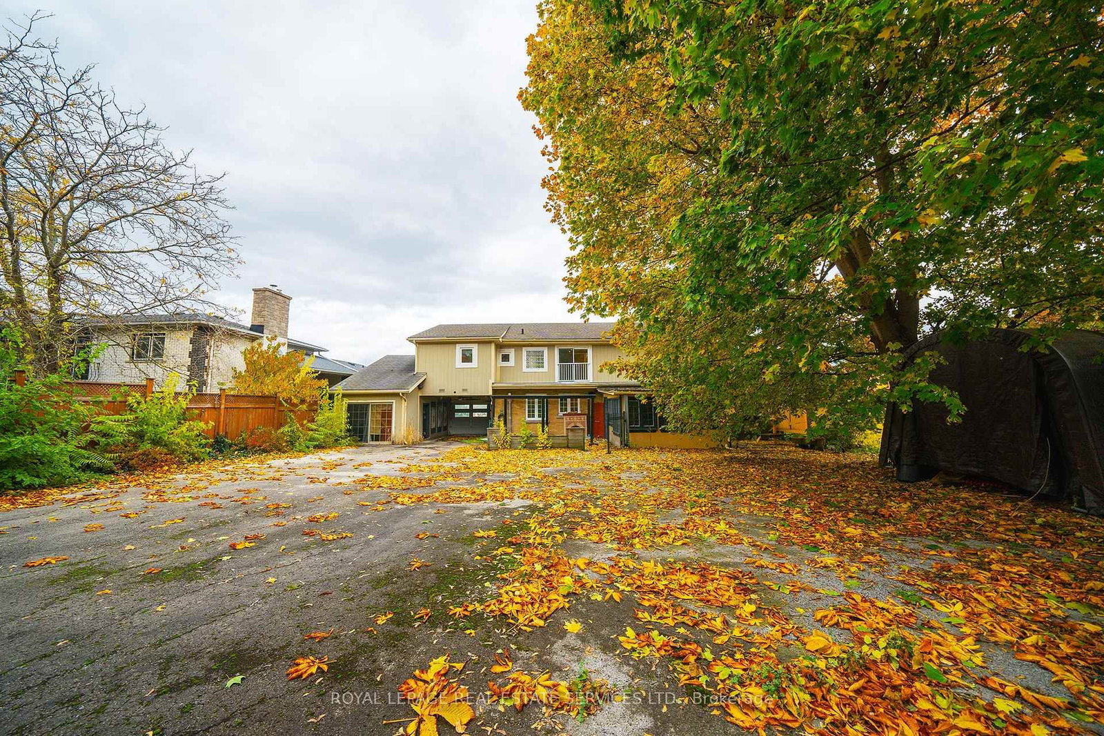 Detached House for sale at 411 Niagara Boulevard, Fort Erie, Ontario, L2A 3H2 - Central - MLS: X12935638