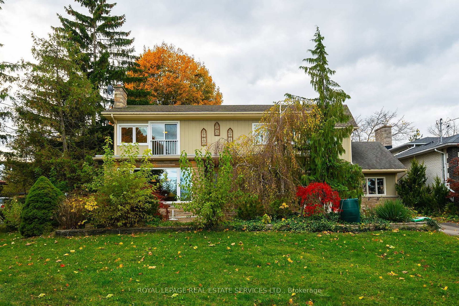 Detached House for sale at 411 Niagara Boulevard, Fort Erie, Ontario, L2A 3H2 - Central - MLS: X12935638