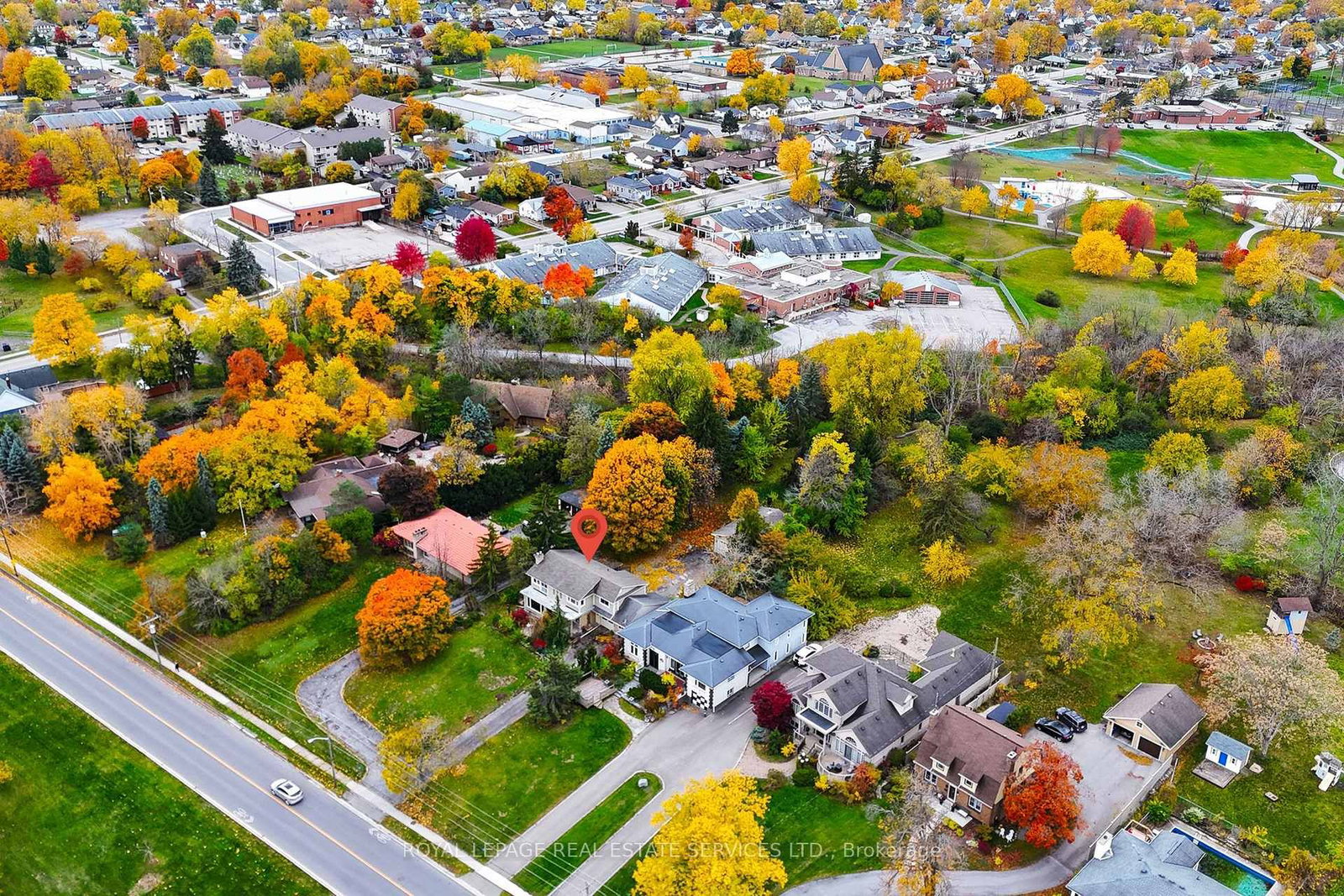 Detached House for sale at 411 Niagara Boulevard, Fort Erie, Ontario, L2A 3H2 - Central - MLS: X12935638