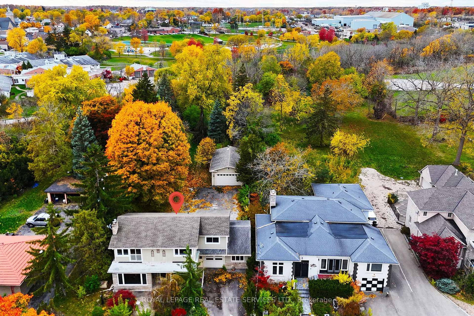 Detached House for sale at 411 Niagara Boulevard, Fort Erie, Ontario, L2A 3H2 - Central - MLS: X12935638