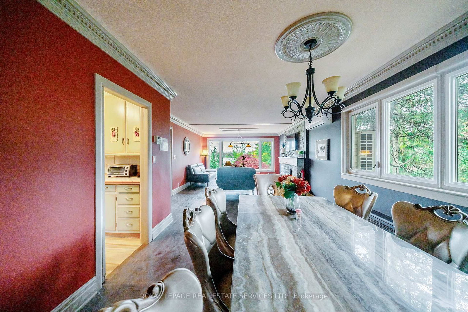 Detached House for sale at 411 Niagara Boulevard, Fort Erie, Ontario, L2A 3H2 - Central - MLS: X12935638