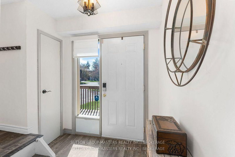 28 - 19 MacPherson Ave W, Kingston, K7M 6W4 | Image 3