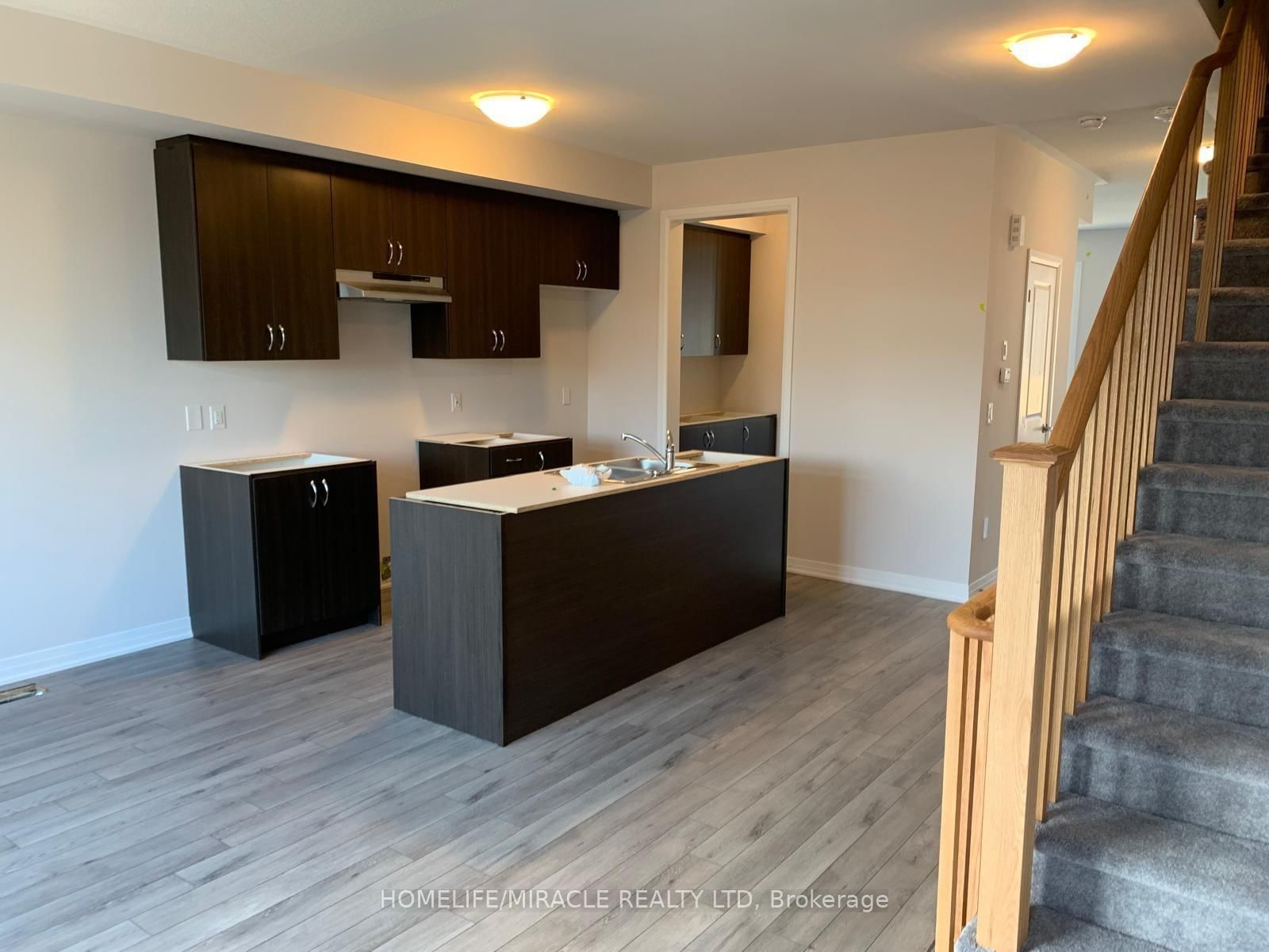 585 Colborne Street E, Unit 109 - Photo 6