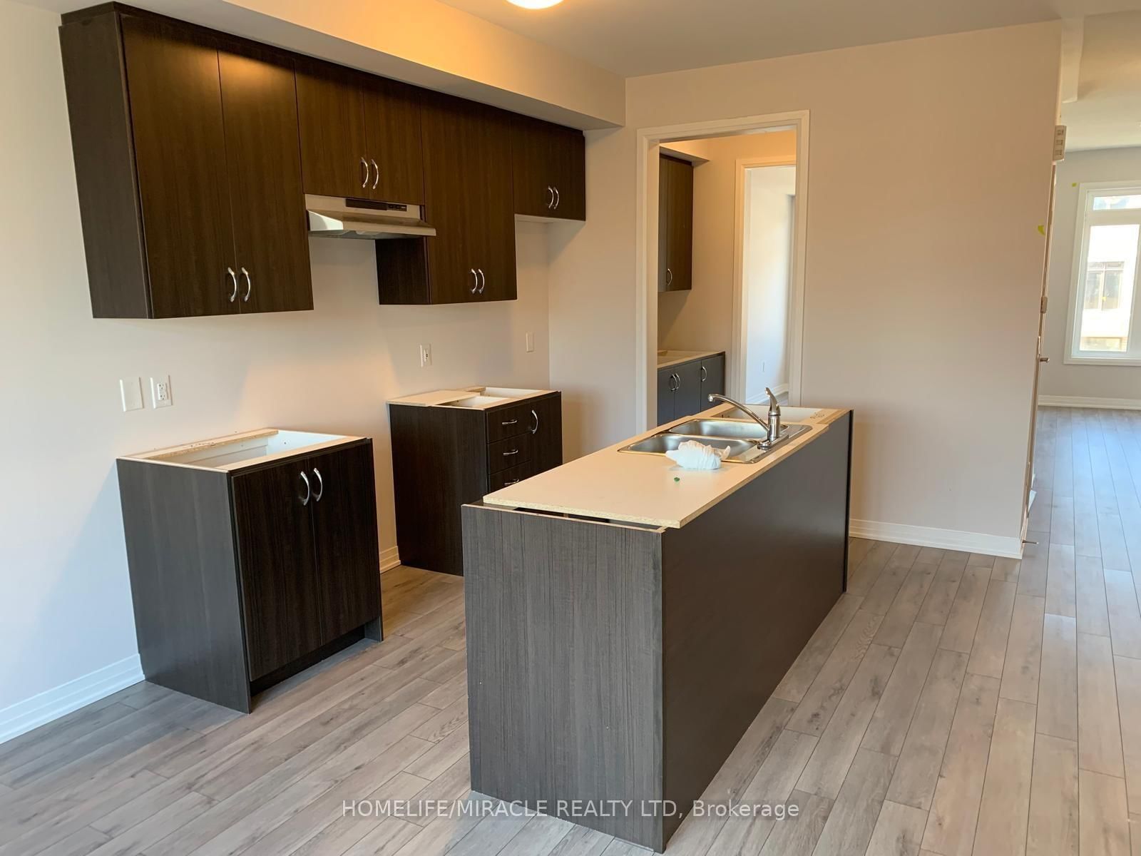 585 Colborne Street E, Unit 109 - Photo 8