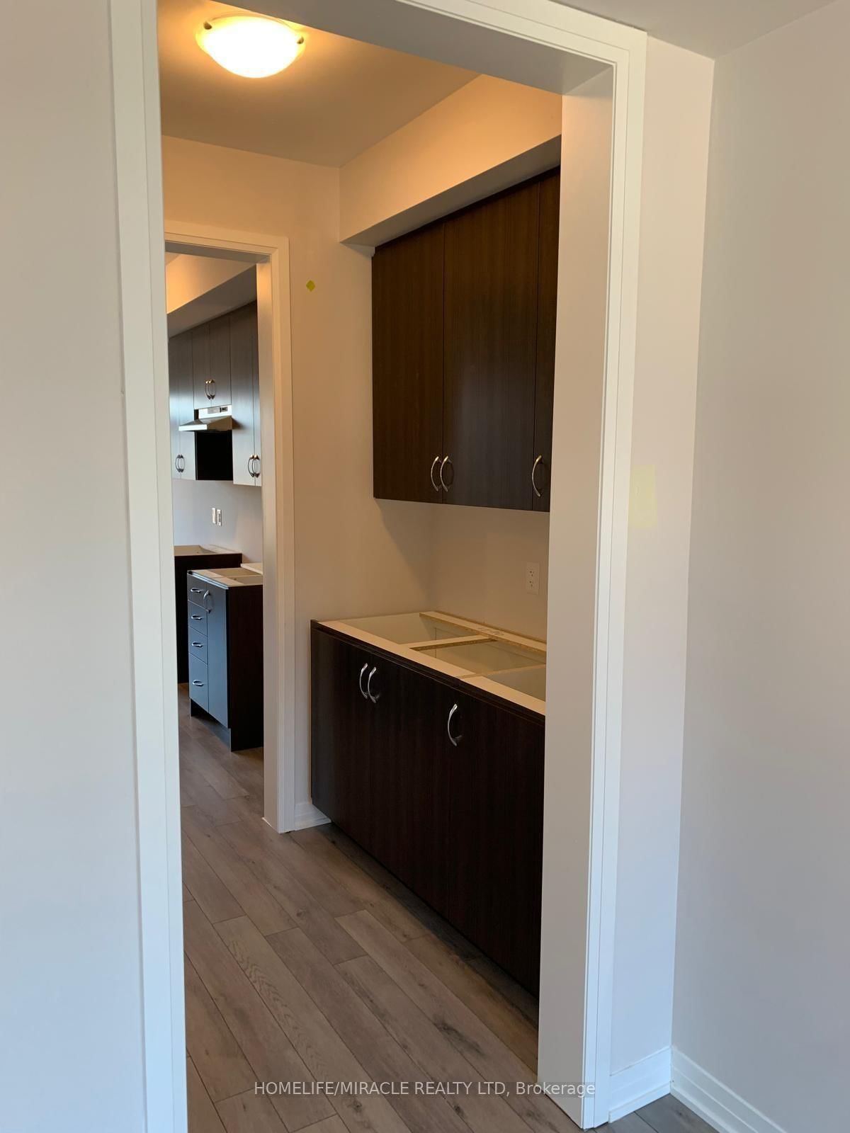 585 Colborne Street E, Unit 109 - Photo 9