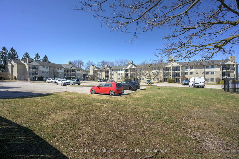 119 - 725 Deveron Cres, London South, N5Z 4X3 | Image 2