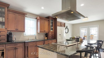 370 6th Avenue • Hanover, ON photo 8