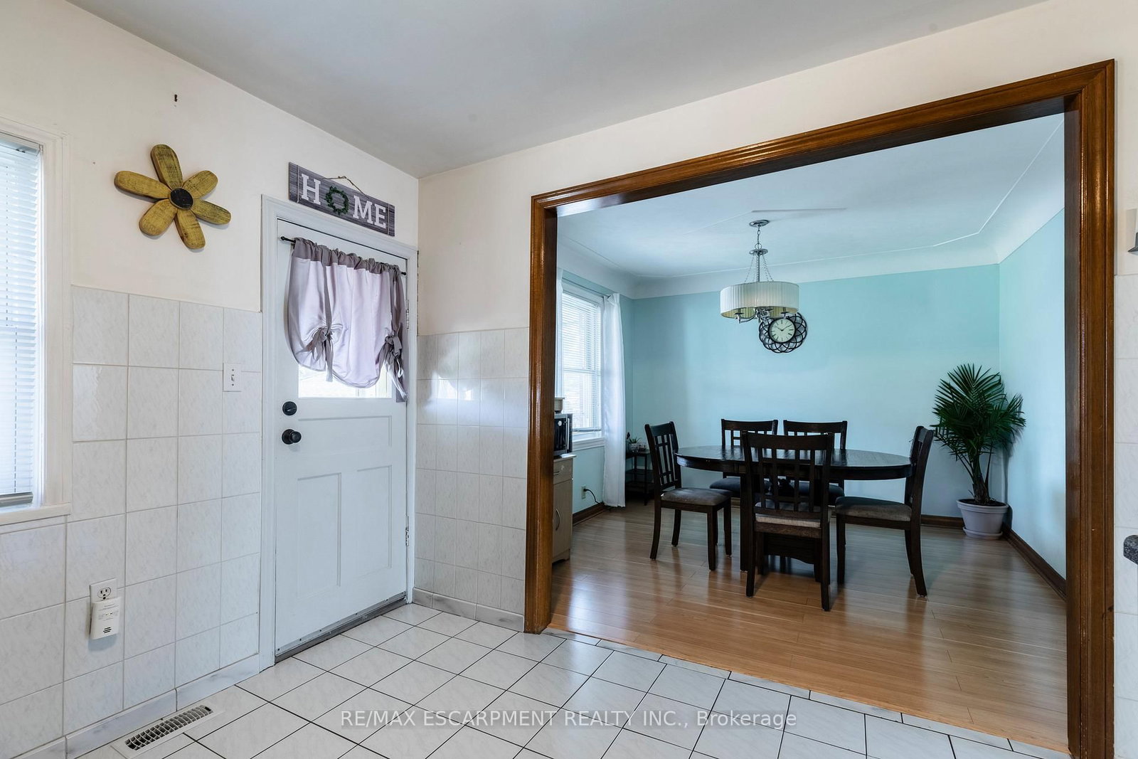 Detached House for sale at 118 JULIAN Avenue, Hamilton, Ontario, L8H 5R7 - Normanhurst - MLS: X12936066