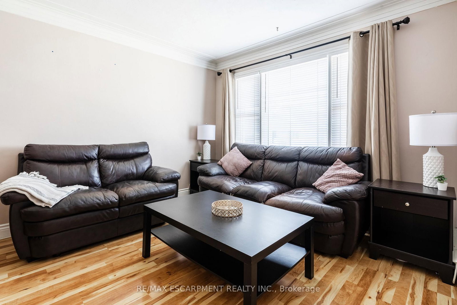 Detached House for sale at 118 JULIAN Avenue, Hamilton, Ontario, L8H 5R7 - Normanhurst - MLS: X12936066