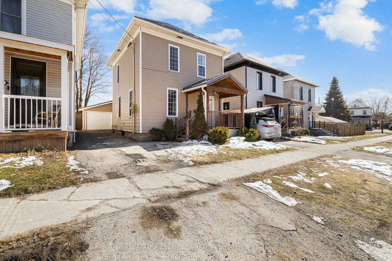 15 KENT St, Smiths Falls, K7A 1B5 | Image 2