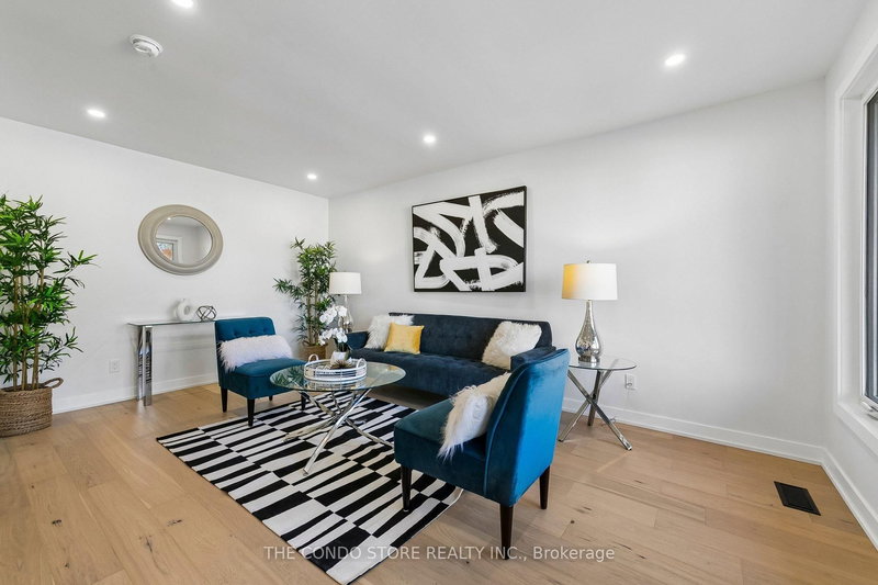 15 Colonial Crt, Hamilton, L8K 4H2 | Image 3