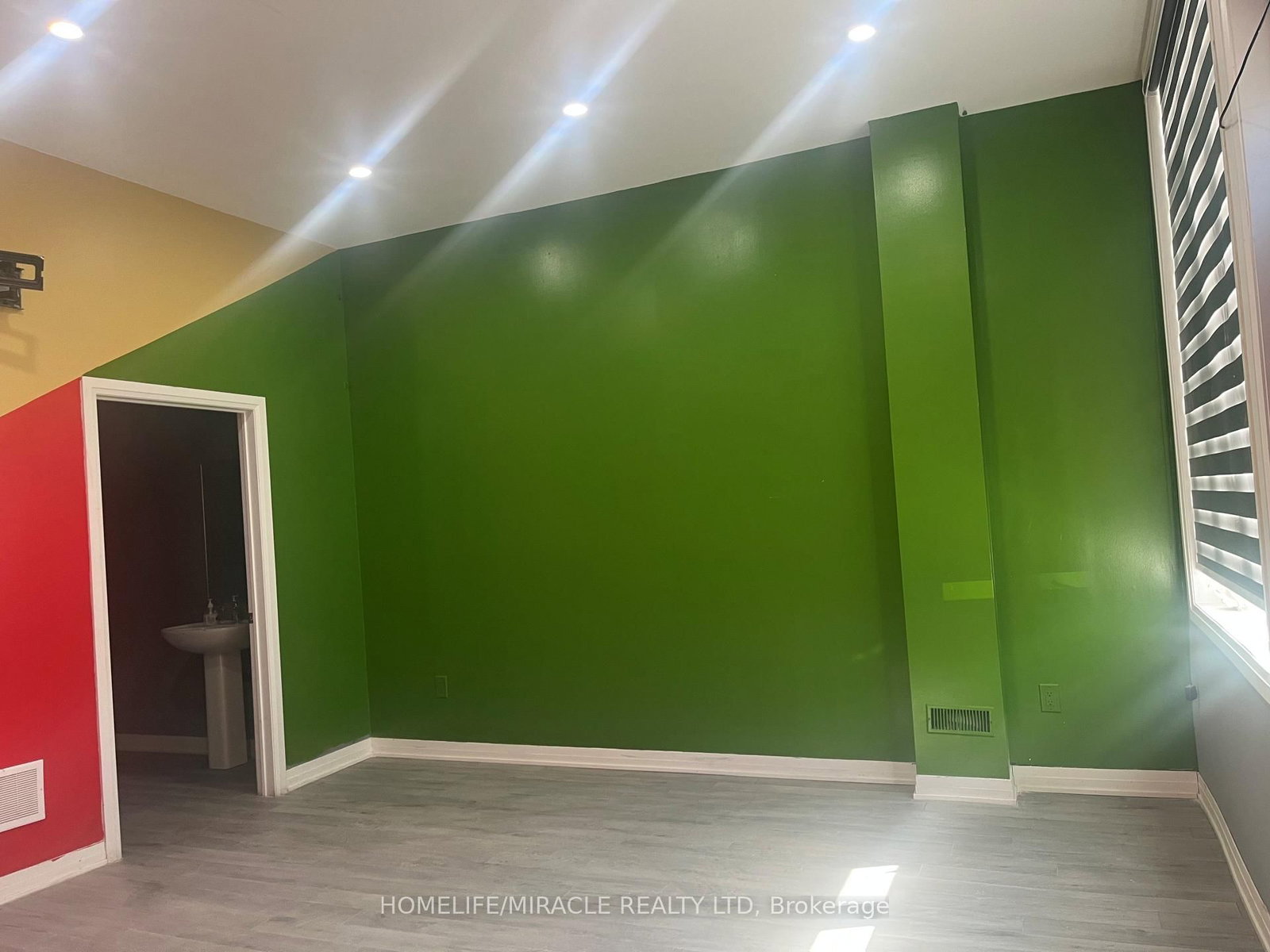 585 Colborne Street E, Unit 109 - Photo 3