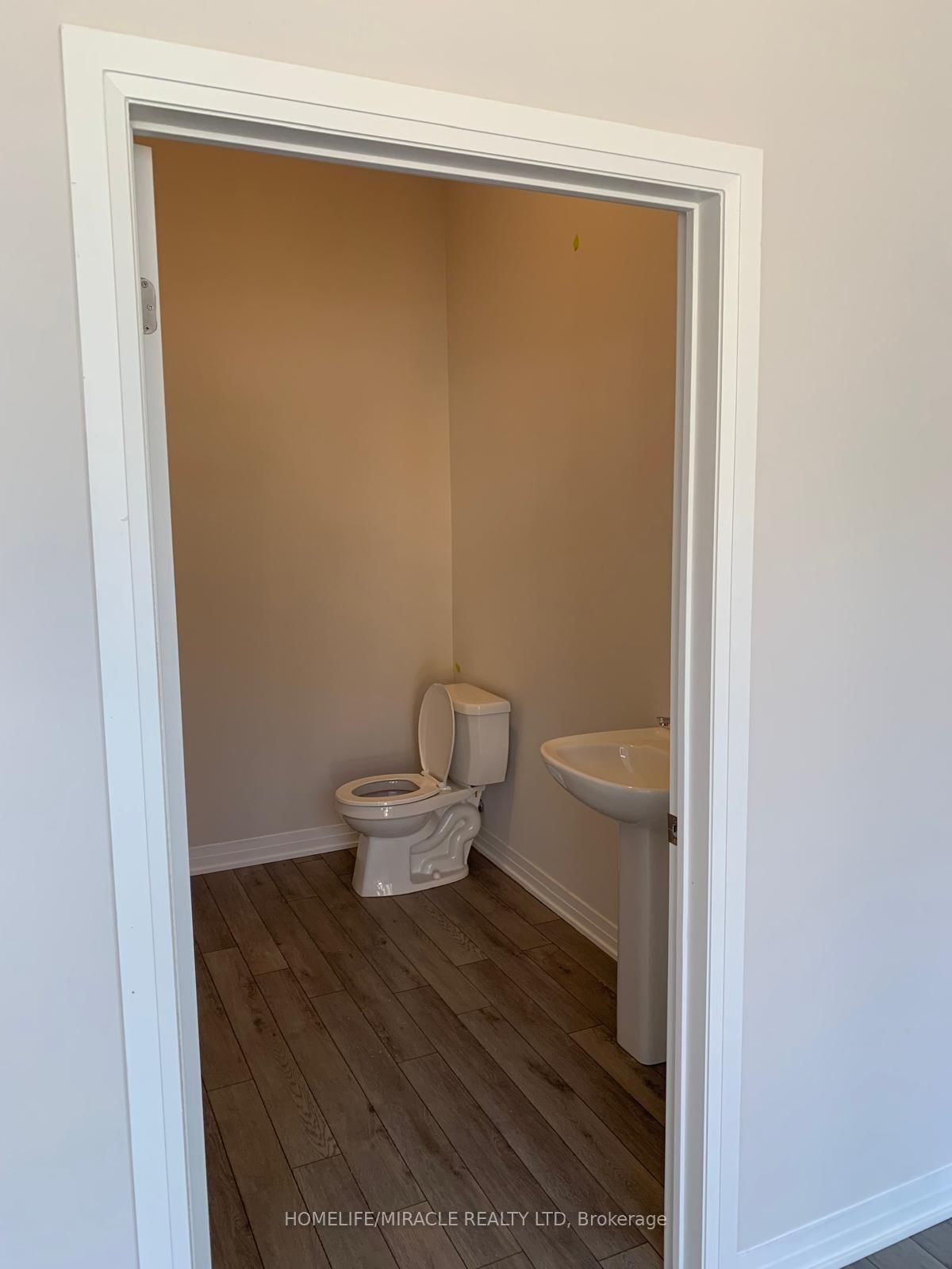 585 Colborne Street E, Unit 109 - Photo 6