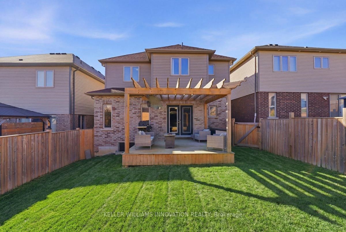 Detached House for sale at 18 Vic Chambers Place, Brant, Ontario, N3L 0E6 - Paris - MLS: X12936558