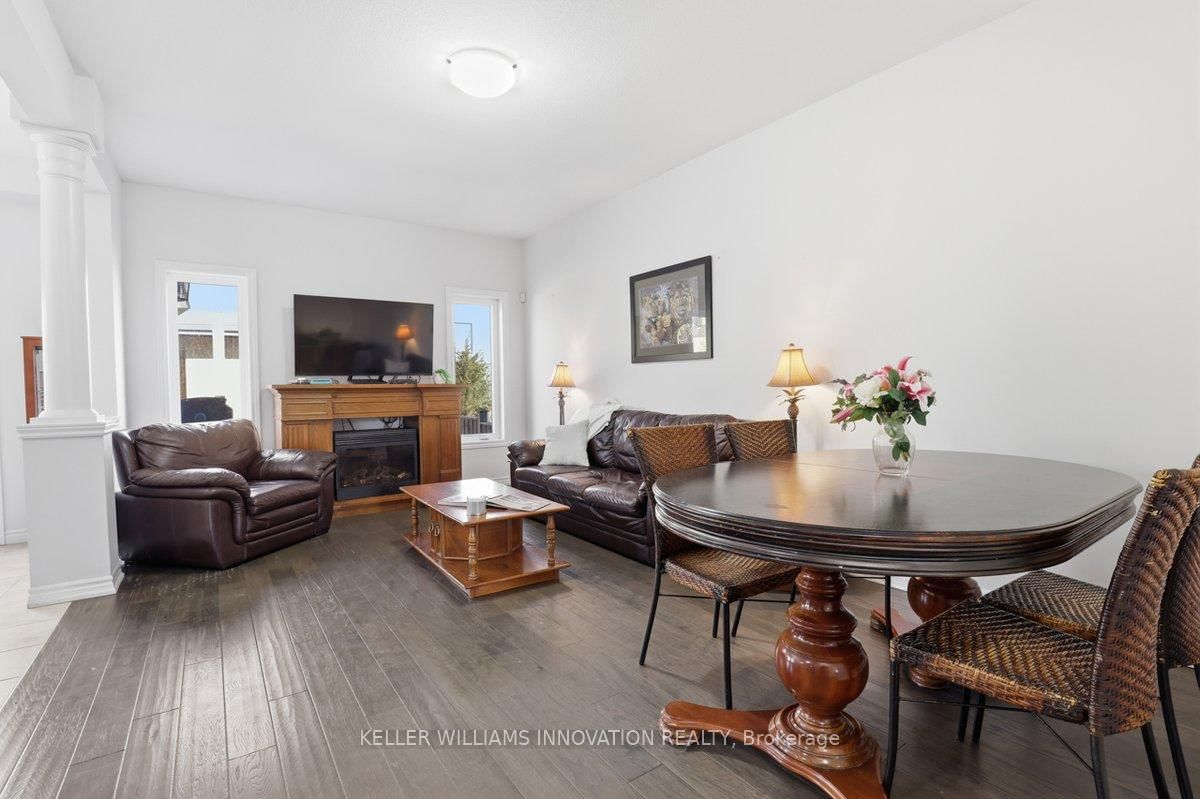 Detached House for sale at 18 Vic Chambers Place, Brant, Ontario, N3L 0E6 - Paris - MLS: X12936558