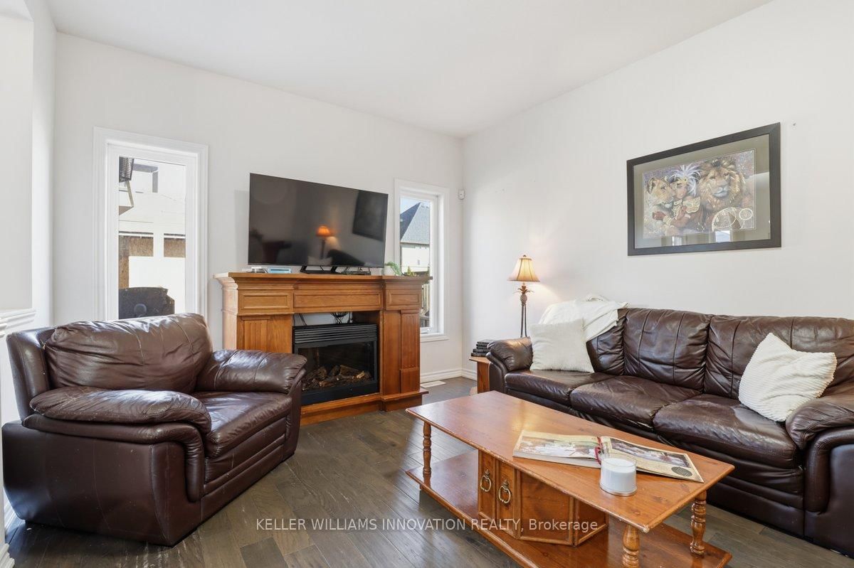 Detached House for sale at 18 Vic Chambers Place, Brant, Ontario, N3L 0E6 - Paris - MLS: X12936558