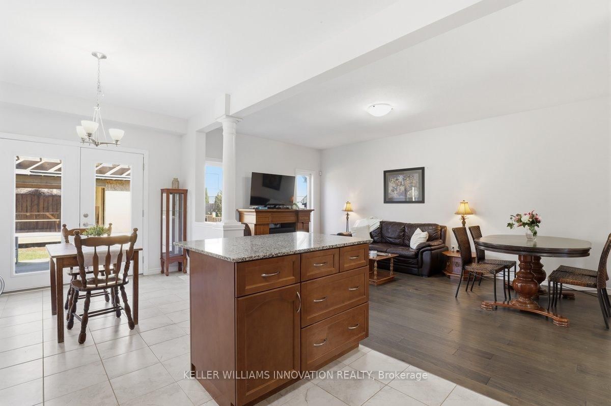 Detached House for sale at 18 Vic Chambers Place, Brant, Ontario, N3L 0E6 - Paris - MLS: X12936558