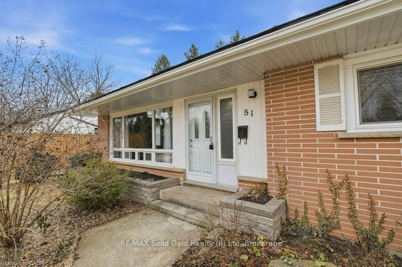 81 North Park Cres, Woodstock, N4S 7M1 | Image 2