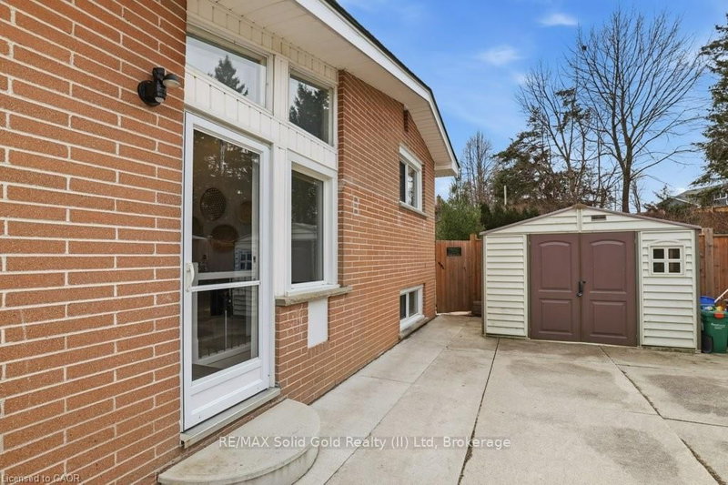 81 North Park Cres, Woodstock, N4S 7M1 | Image 3