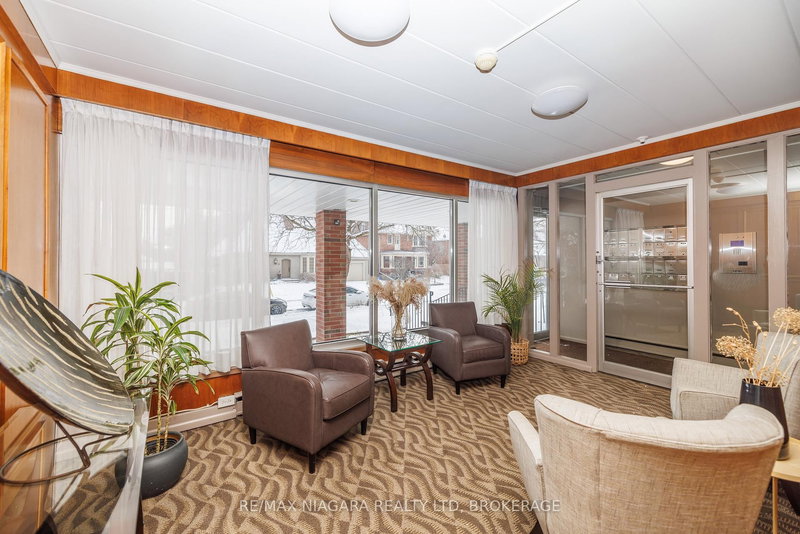 404 - 14 Norris Pl, St. Catharines, L2R 2W8 | Image 3