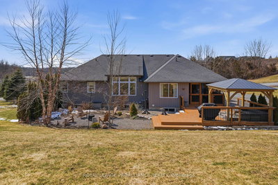 42 Windwhisper Drive, Belleville, Ontario image-0-2